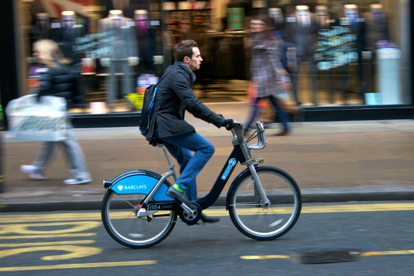 London commuter on a 'Boris Bike' (Alexander Baxevanis/CC BY 2.0)
